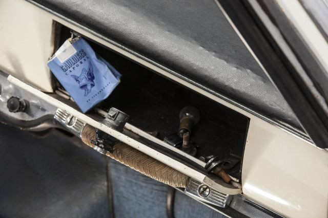 1961 Maserati 3500 GT Spider Vignale avec Hard Top Carte grise françaiseChâssis n°101.1221Moteur n° 101.1221- Vendue neuve à Paris- Mat