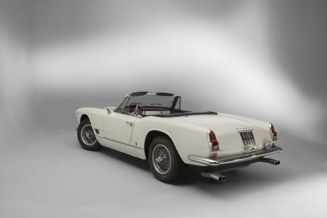 1961 Maserati 3500 GT Spider Vignale avec Hard Top Carte grise françaiseChâssis n°101.1221Moteur n° 101.1221- Vendue neuve à Paris- Mat