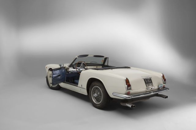 1961 Maserati 3500 GT Spider Vignale avec Hard Top Carte grise françaiseChâssis n°101.1221Moteur n° 101.1221- Vendue neuve à Paris- Mat
