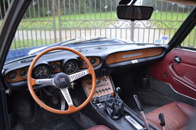 1968 Fiat Dino Coupé 2L No reserve Carte grise françaiseChâssis n°135AC0002476Moteur n°135B0000003535- Etat de présentation rare- Super