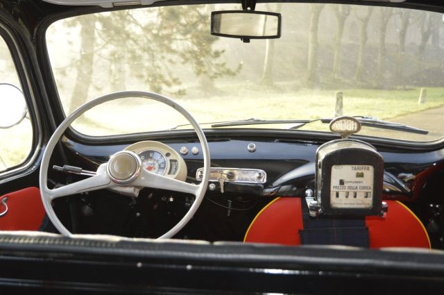 1956 Fiat Multipla taxi No reserve Titre de circulation italienChâssis n° 006488- Véritable version Taxi, rare et originale- Belle prés