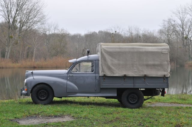 1953 Peugeot 203 bâchée  No reserve