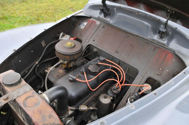 1953 Peugeot 203 bâchée  No reserve