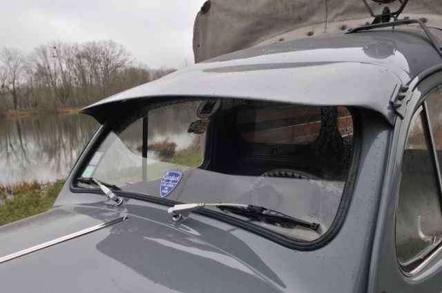 1953 Peugeot 203 bâchée  No reserve