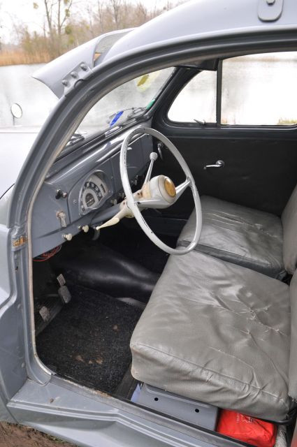 1953 Peugeot 203 bâchée  No reserve