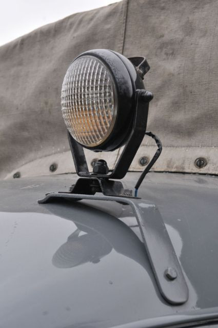 1953 Peugeot 203 bâchée  No reserve
