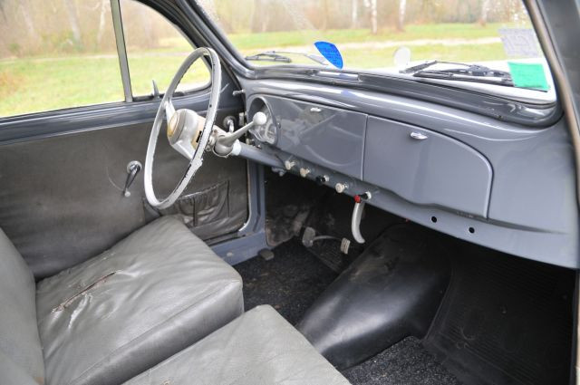 1953 Peugeot 203 bâchée  No reserve