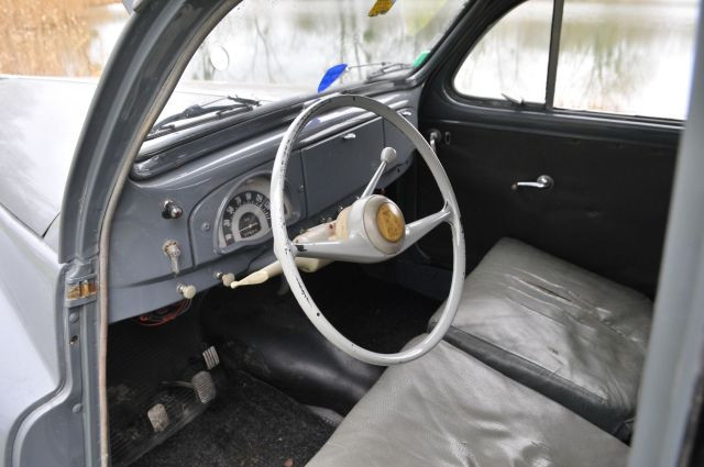1953 Peugeot 203 bâchée  No reserve