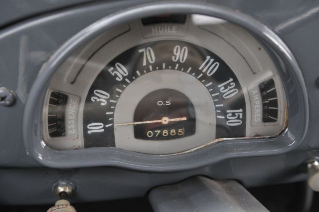 1953 Peugeot 203 bâchée  No reserve
