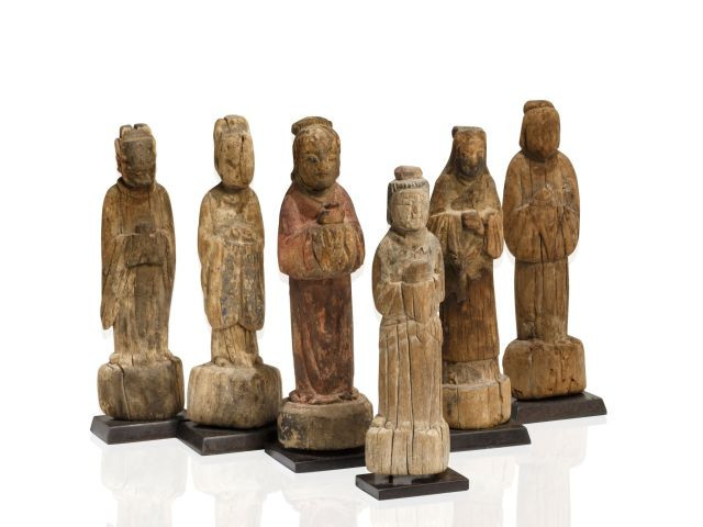 DOUZE STATUETTES EN BOIS, CHINE, DYNASTIE MING (1368-1644)