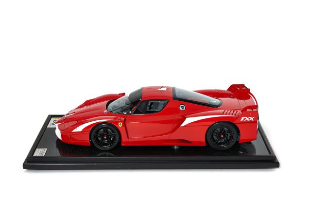 FERRARI FXX EVOLUZIONE  Amalgam, à l'échelle 1/8ème