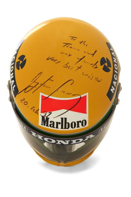 EXCEPTIONNEL CASQUE-PROTOTYPE D'AYRTON SENNA  Dédicacé, signé et daté. Saison 1990. Champion du monde des pilotes - champion du mond...