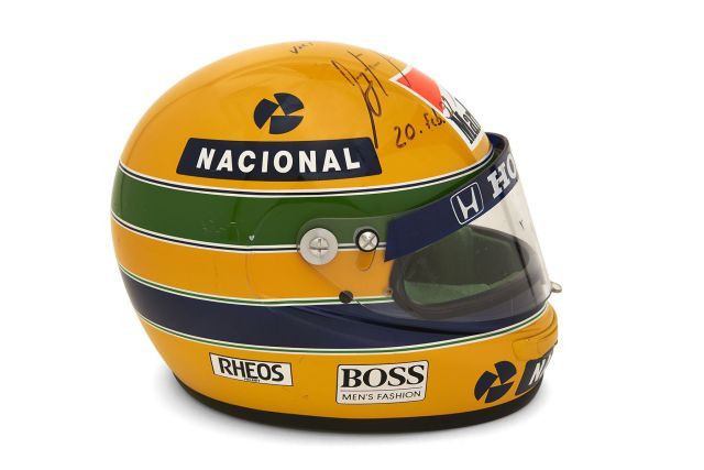 EXCEPTIONNEL CASQUE-PROTOTYPE D'AYRTON SENNA  Dédicacé, signé et daté. Saison 1990. Champion du monde des pilotes - champion du mond...