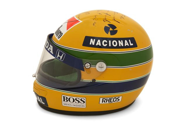 EXCEPTIONNEL CASQUE-PROTOTYPE D'AYRTON SENNA  Dédicacé, signé et daté. Saison 1990. Champion du monde des pilotes - champion du mond...