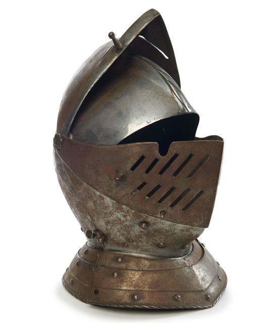 Armet à crête