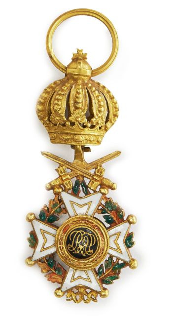 Italie Croix d'Officier de l'Ordre de la Couronne d'Italie et Croix d'Officier de l'Ordre de Léopold à titre militaire.