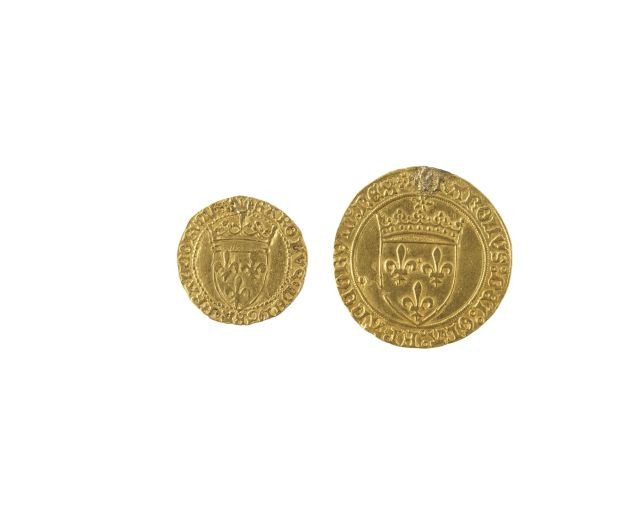 CHARLES VII (1422-1461). ½ écu d'or à la couronne. (Dy. 513A). CHARLES VIII (1483-1498). Ecu d'or au soleil. Points 12e/19e.  (Dy. 5...