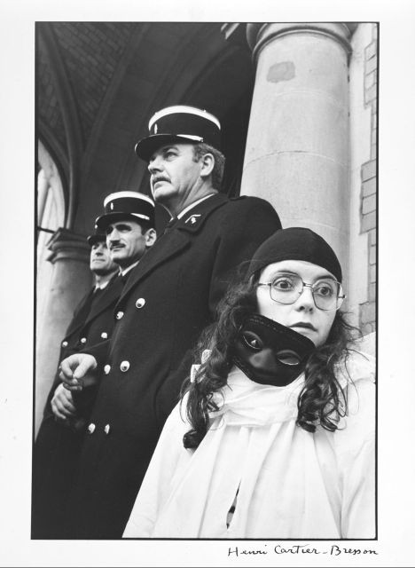 Henri CARTIER-BRESSON (1908-2004) CARNAVAL, NORD DE LA FRANCE – 1997 Tirage argentique