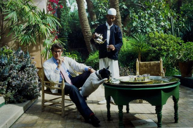 Jean-Claude DEUTSCH (Né en 1941) YVES SAINT-LAURENT, MARRAKECH 1983 Tirage numérique