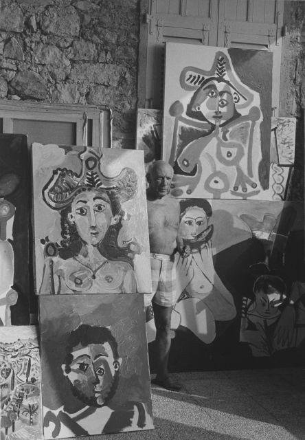 Lucien CLERGUE (1934-2014) PICASSO DANS SON ATELIER DE MOUGIN, NOTRE DAME DE VIE – 1965 Tirage argentique de l’auteur, vers 1981