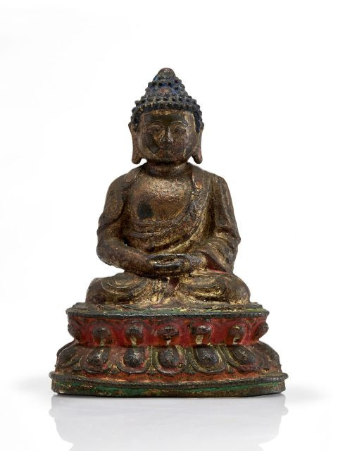 STATUETTE DE BOUDDHA EN BRONZE LAQUÉ, CHINE, ÉPOQUE MING, XVIIe SIÈCLE