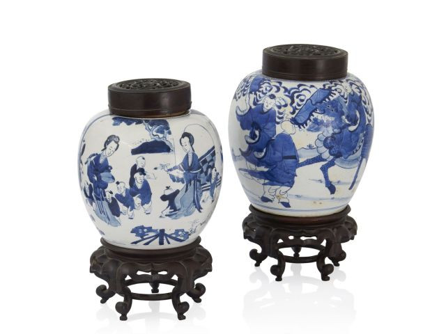 DEUX POTS À GINGEMBRE EN PORCELAINE BLEU BLANC, CHINE, DYNASTIE QING, XIXe SIÈCLE