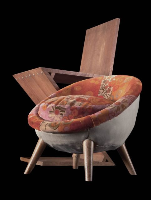 Jean ROYERE (1902 - 1981) Exceptionnelle version enfant du fauteuil "Oeuf" - 1953 Assise "coque" partiellement recouverte de tissu,...