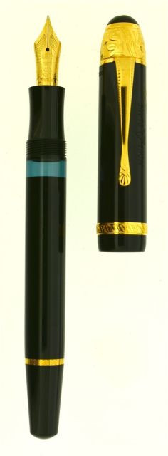 MONTBLANC, Voltaire, stylo plume édition limitée de la collection Ecrivains sortie en 1995 à 20 000 exemplaires (n° 16950), rendant...U