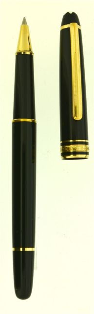 MONTBLANC 163, deux stylos roller Meisterstück Classic, résine noire et attributs plaqués or. Capuchon à encliquetage. Fente au bas...