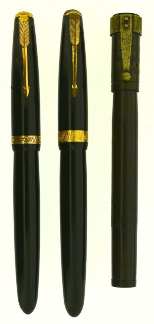 PARKER et WATTERMAN Lot de 3 stylos plume : un Parker noir (fente capuchon) à bouton poussoir