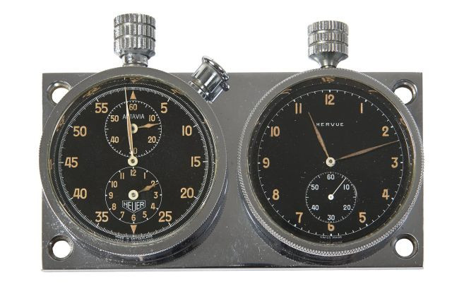 HEUER AUTAVIA VERS 1940 Paire de compteurs "Hervue"