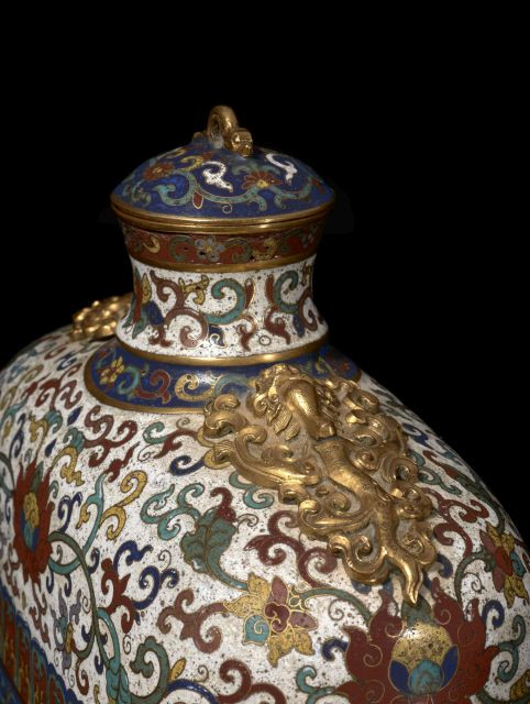 RARE GOURDE EN BRONZE DORÉ ET ÉMAUX CLOISONNÉS, CHINE, DYNASTIE QING, MARQUE ET ÉPOQUE QIANLONG (1736-1795)