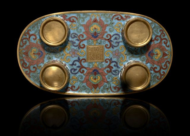 RARE GOURDE EN BRONZE DORÉ ET ÉMAUX CLOISONNÉS, CHINE, DYNASTIE QING, MARQUE ET ÉPOQUE QIANLONG (1736-1795)