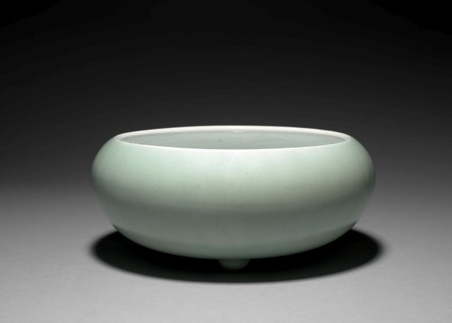 VASQUE EN PORCELAINE CÉLADON, CHINE, DYNASTIE QING, FIN DU XIXe SIÈCLE