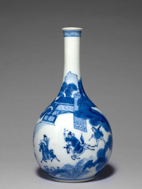 VASE EN PORCELAINE BLEU BLANC, CHINE, DYNASTIE QING, XIXe SIÈCLE