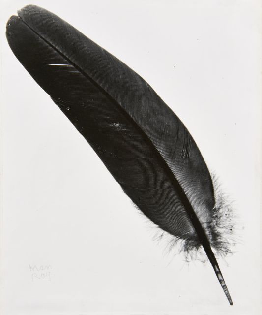 MAN RAY (1890-1976) Plume - vers 1945 Épreuve argentique d'époque