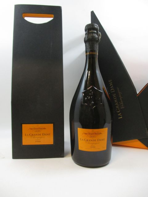 2 bouteilles CHAMPAGNE VEUVE CLICQUOT 1996 La Grande Dame Etuis individuels d'origine