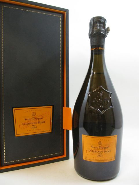 1 bouteille CHAMPAGNE VEUVE CLICQUOT 2004 La Grande Dame Etui d'origine