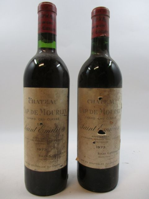 10 bouteilles CHÂTEAU CAP DE MOURLIN 1973 GC Saint Emilion (dont 6 légèrement bas