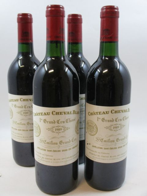 4 bouteilles CHÂTEAU CHEVAL BLANC 1989 1er GCC (A) Saint Emilion (base goulot
