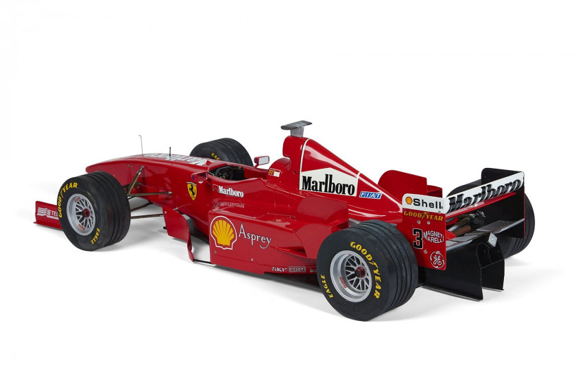 FERRARI F300 - SAISON 1998  Par Sports Bells - A l'échelle 1/5ème