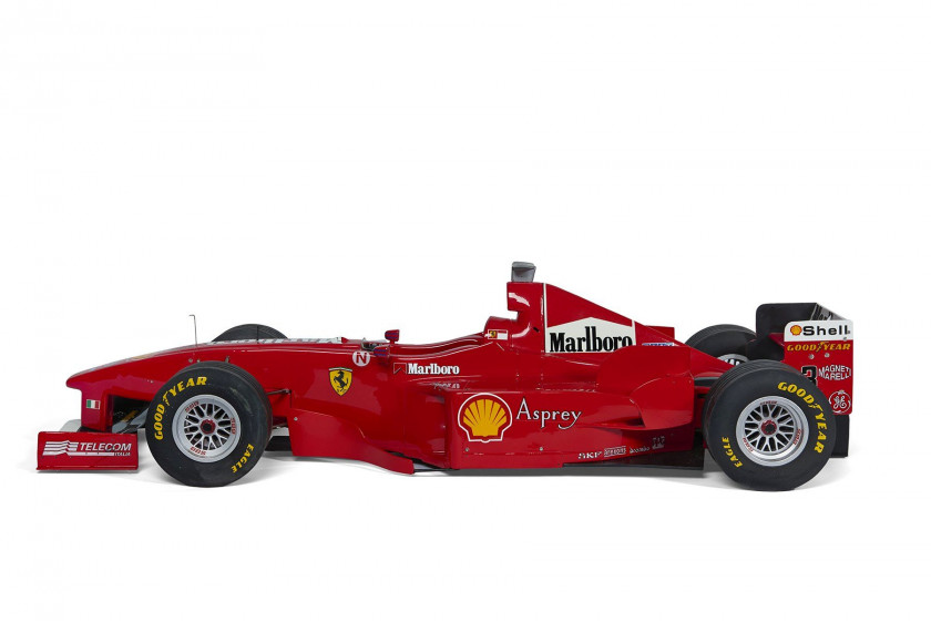 FERRARI F300 - SAISON 1998  Par Sports Bells - A l'échelle 1/5ème