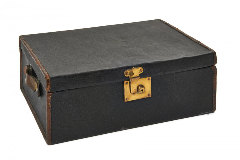 NECESSAIRE A PIQUE-NIQUE POUR DEUX PERSONNES  Par G.W. Scott & Sons Ltd