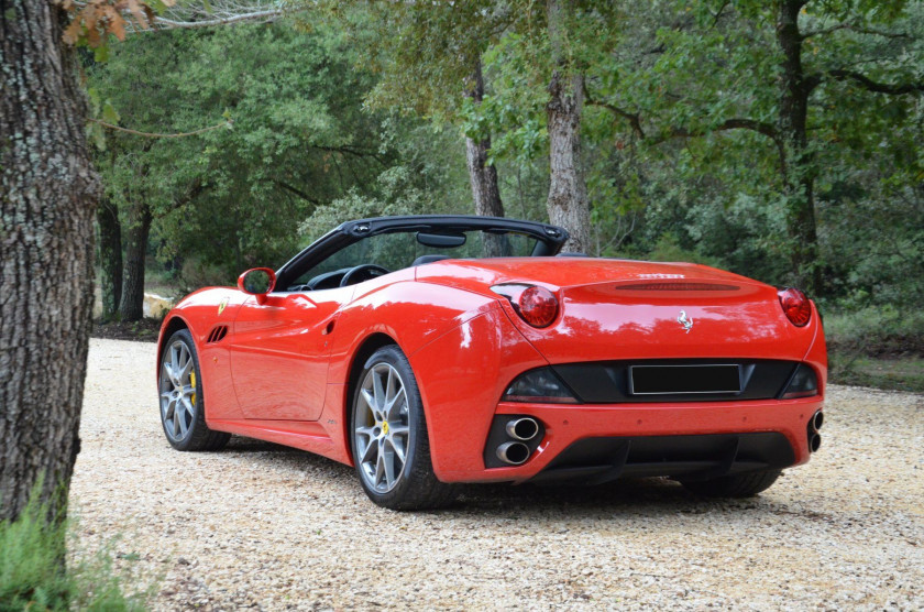 2010 Ferrari California coupé-cabriolet Pininfarina