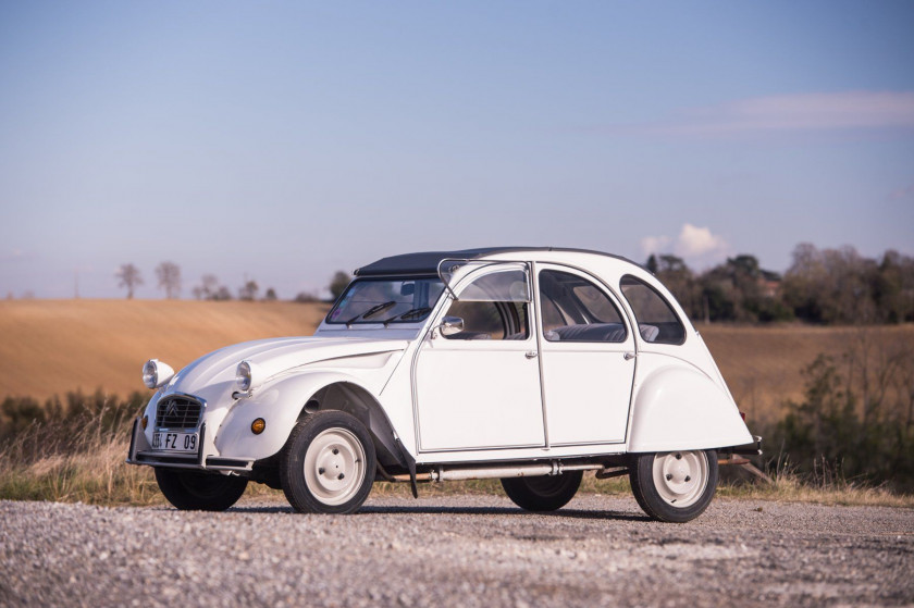 1987 Citroën 2 CV AZKA No reserve Carte grise françaiseChâssis n° VF7AZKA00KA206940- Collection Trigano- 1ère main !- 11 206 km d'origi