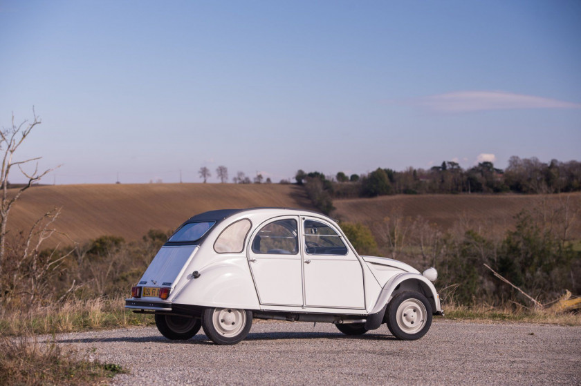 1987 Citroën 2 CV AZKA No reserve Carte grise françaiseChâssis n° VF7AZKA00KA206940- Collection Trigano- 1ère main !- 11 206 km d'origi