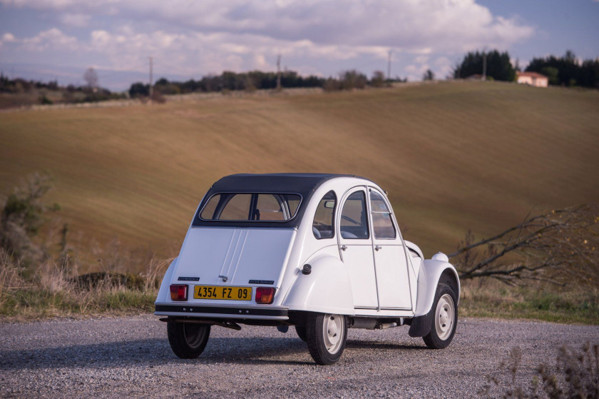 1987 Citroën 2 CV AZKA No reserve Carte grise françaiseChâssis n° VF7AZKA00KA206940- Collection Trigano- 1ère main !- 11 206 km d'origi