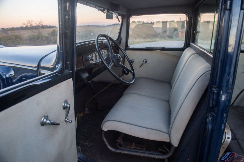 1936 Citroën Rosalie 11 UA limousine avec séparation  No reserve