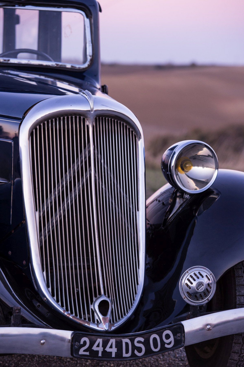 1936 Citroën Rosalie 11 UA limousine avec séparation  No reserve