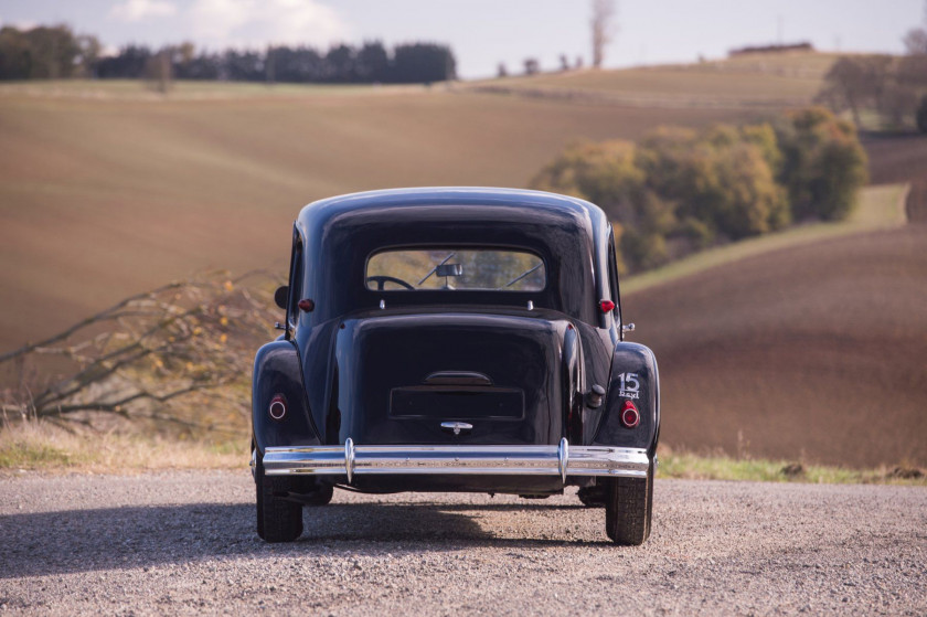 1954 Citroën Traction 15-Six D limousine familiale No reserve Carte grise françaiseChâssis n° 724203Moteur n° PK07235- Collection Triga